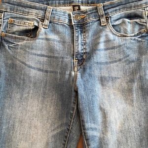 Gap mid rise jeggings, light wash. Great condition